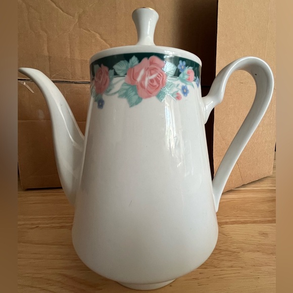 Tienshan Fine China Tea Pot set - Picture 4 of 7